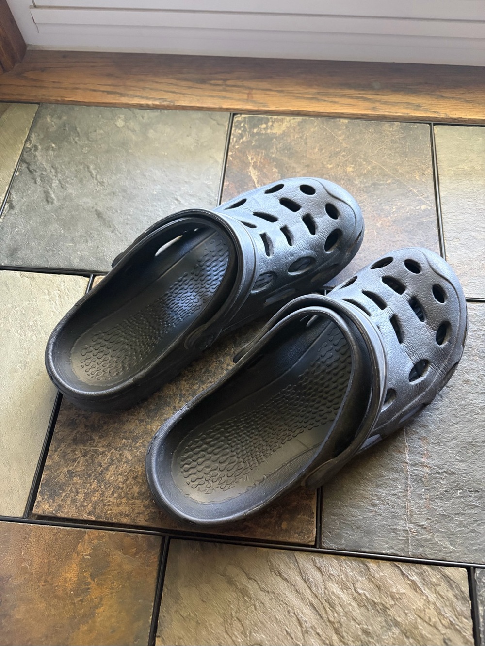 Unisex Black Casual Clog Shoes